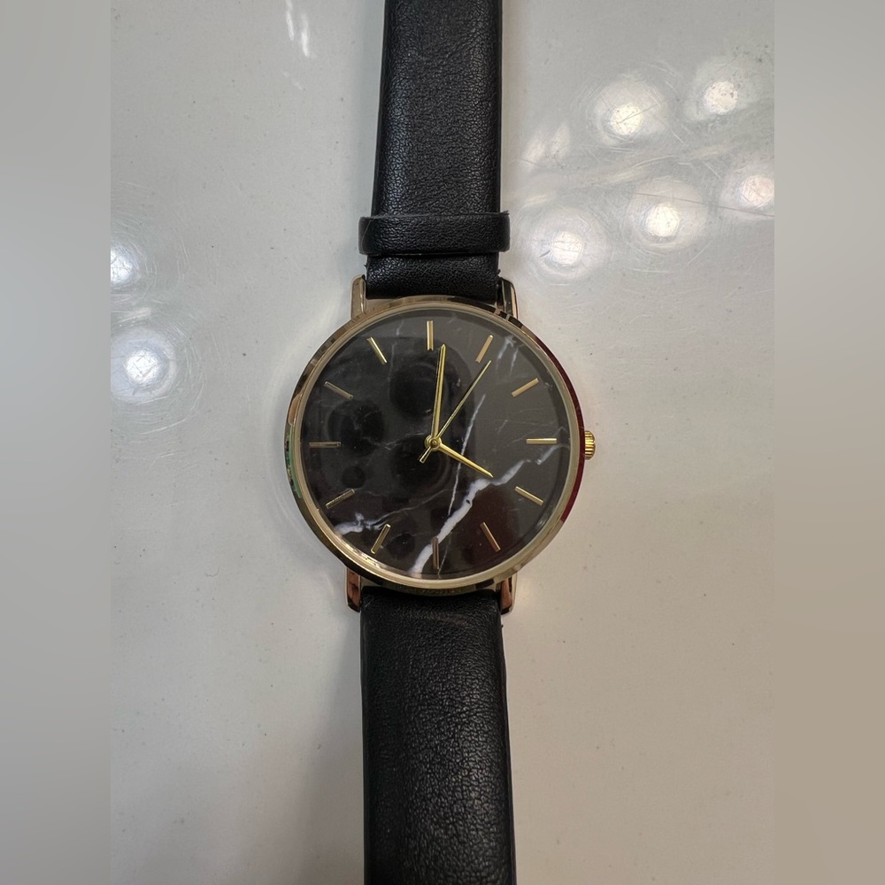 Timeless Marble Watch - Picture 2 of 4